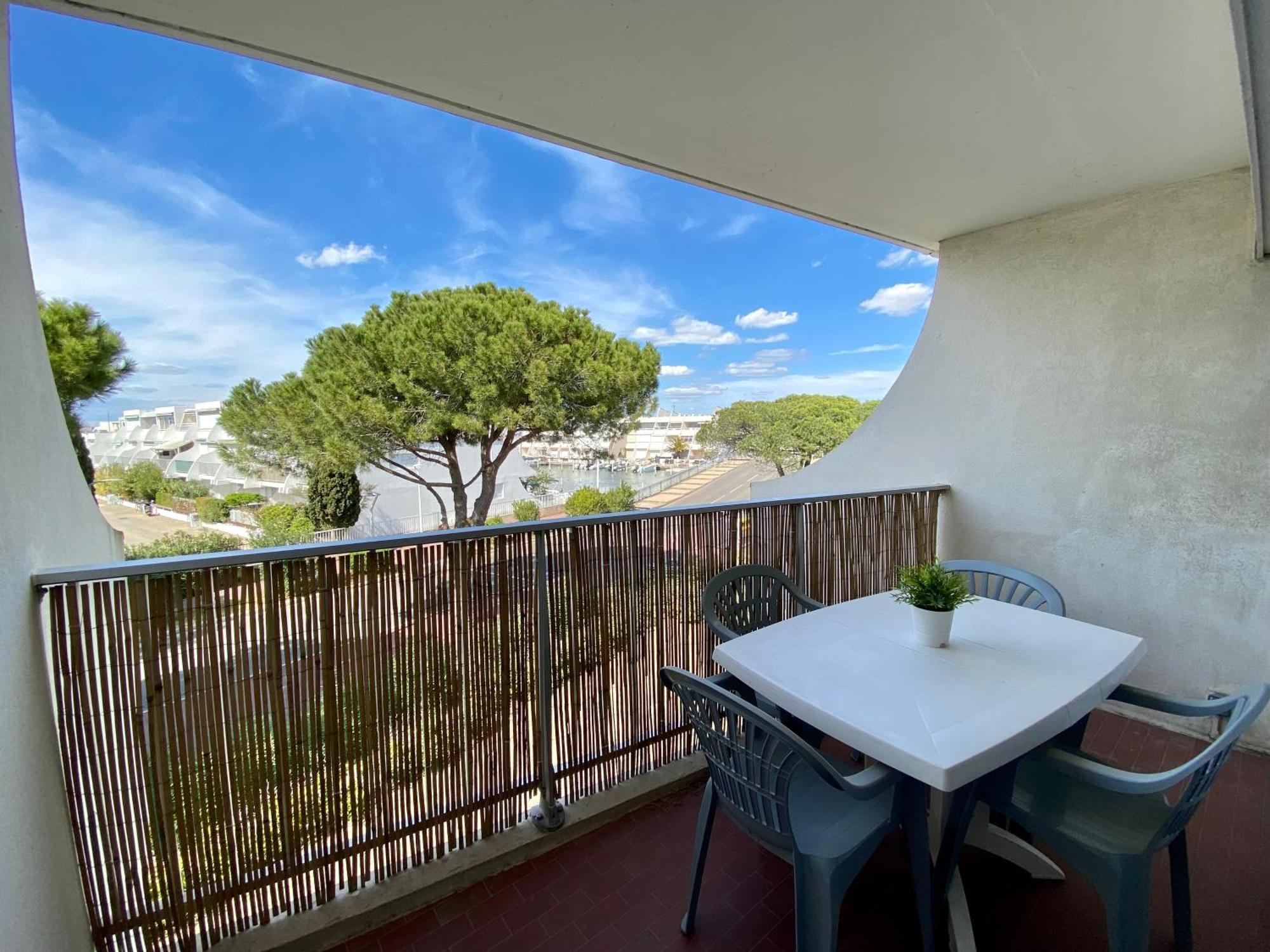 Les Caravelles Port Camargue Apartment เลอ โกร-ดู-รัว ภายนอก รูปภาพ